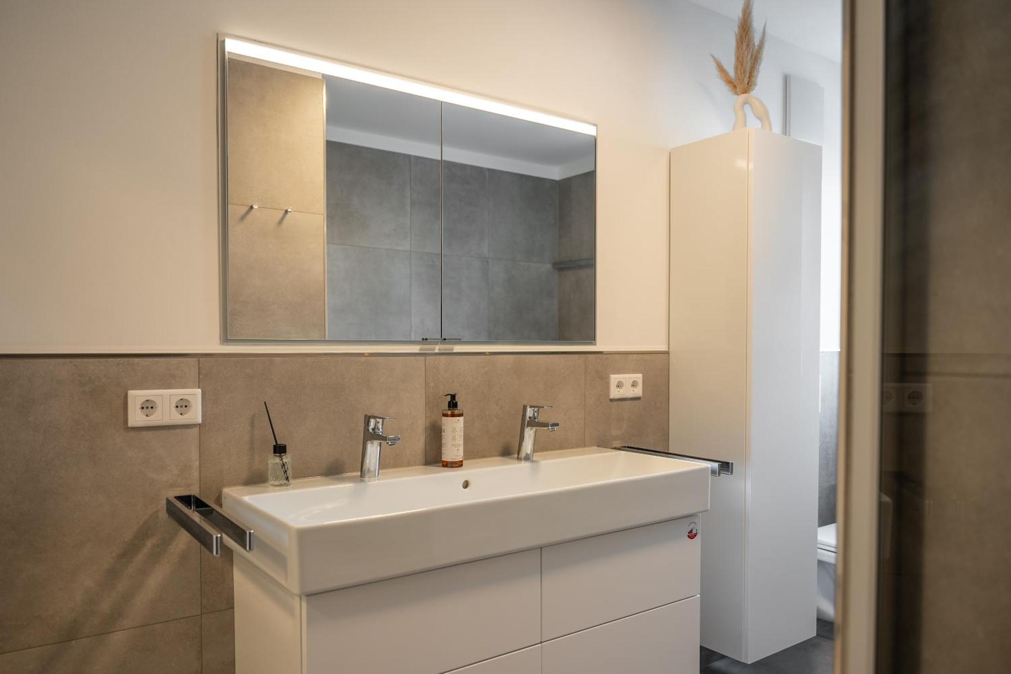 Aparthome Eching Deluxe Near Munich Airport Buitenkant foto